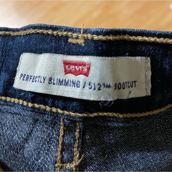 UC- LEVIS 512 Perfectly slimming bootcut - Picture 4 of 5